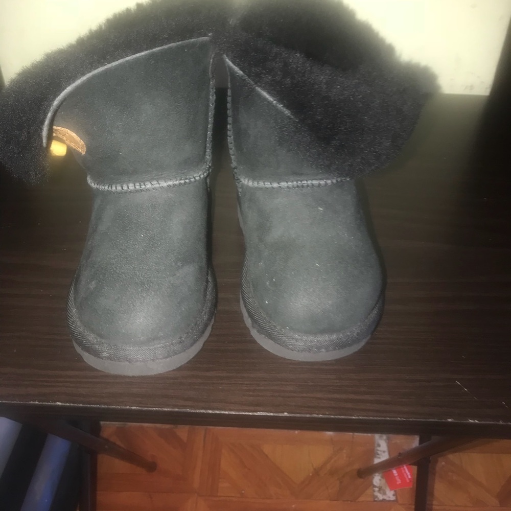 UGGS